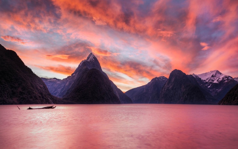 sunset in milford sound-Beautiful natural scenery wallpaper 2560x1600