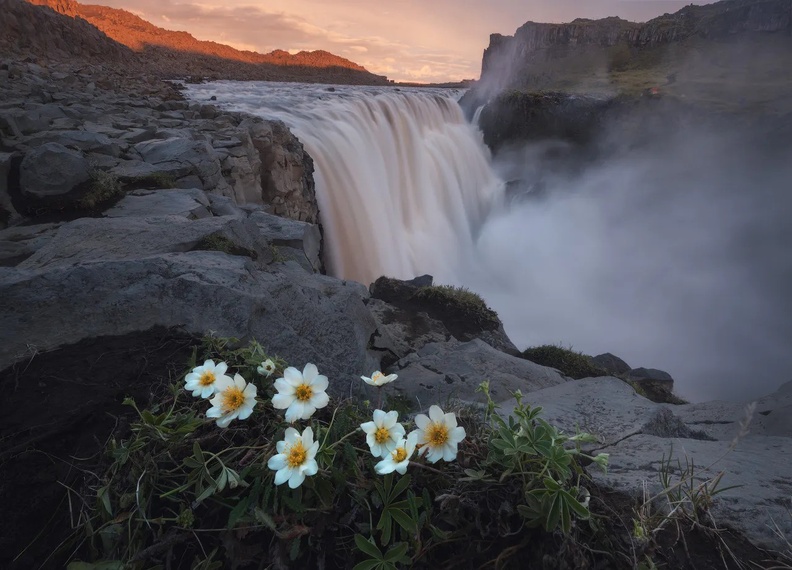 waterfalls-photos-from-iceland-1